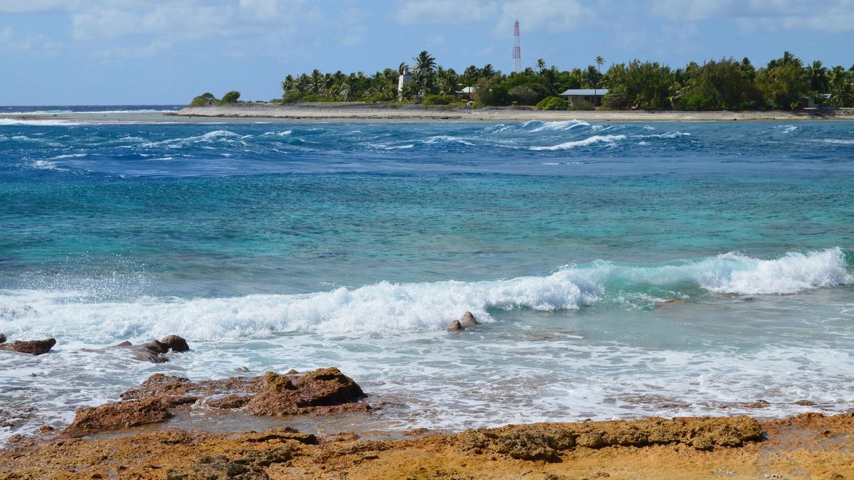 Nauru resort familiar